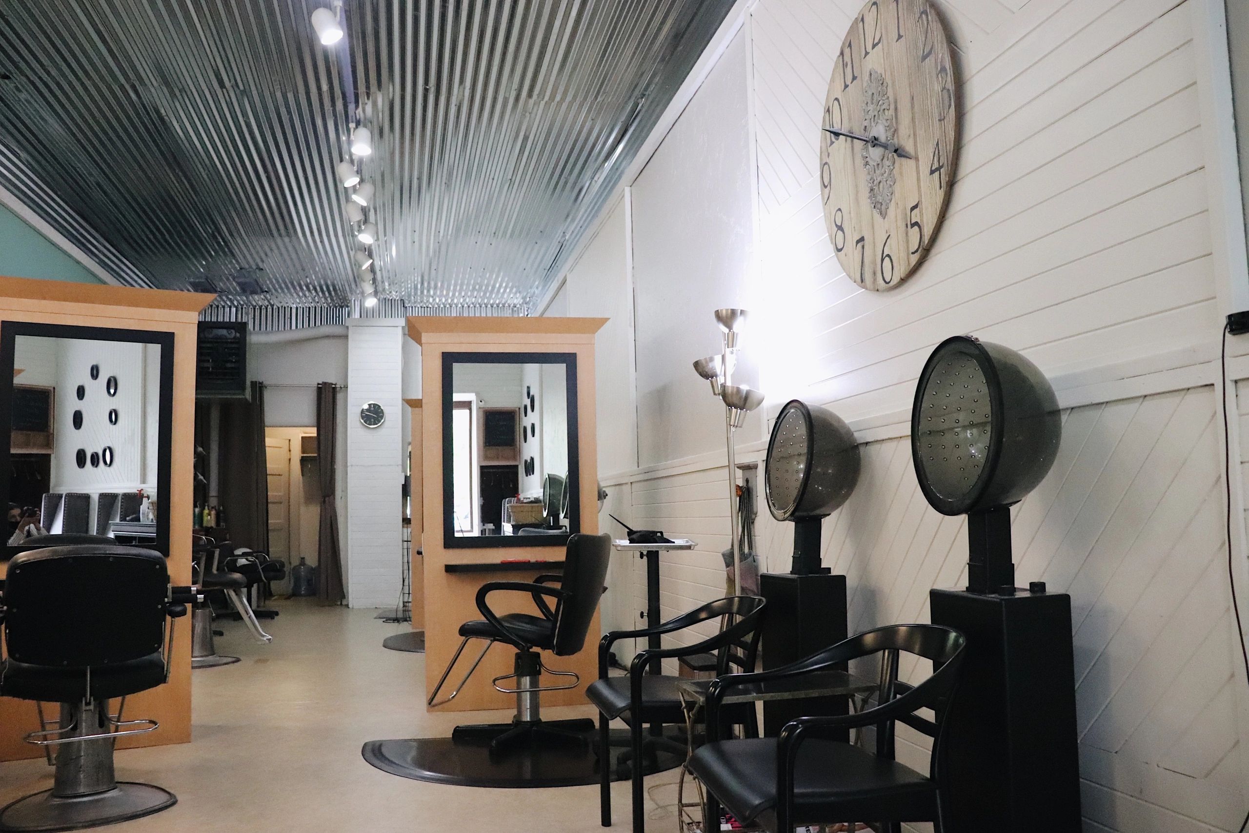 Reign in The Park Salon
